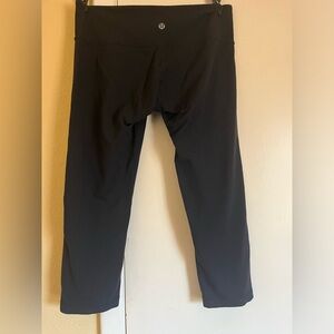 Lululemon size 8 cropped black leggings